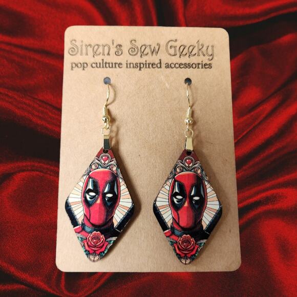 Marvel Deadpool Floral Portrait Earrings - Picture 1 of 3